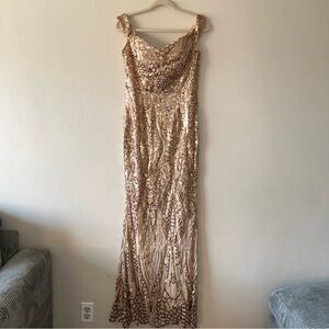 NWT Miss Ord Elegant Gold Sequin Gown Size: XL